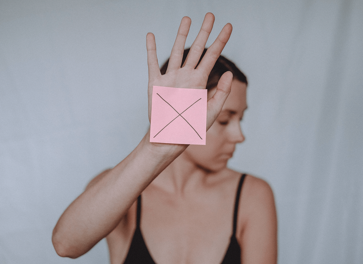 Flure Blog — Stories, Dating & Explorationship Articles 12 Red Flags in a Relationship – Dont Ignore These Signs of Unhealthy Relationship