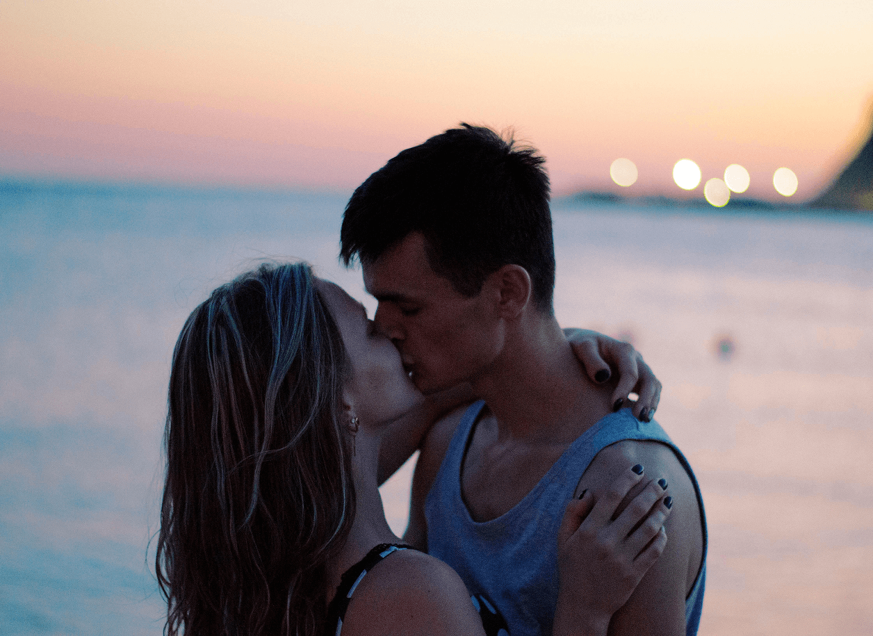Flure Blog — Stories, Dating & Explorationship Articles Hooking Up or Going Poly All about Modern Relationship Styles