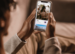 Flure Blog — Stories, Dating & Explorationship Articles How to Turn Dull Chats into Spicy with Flure Sparks game. Working Tips from Flure App Users