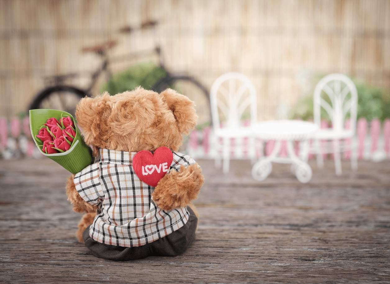 Flure Blog — Stories, Dating & Explorationship Articles Valentines Is Coming. Do You Love It or Hate It